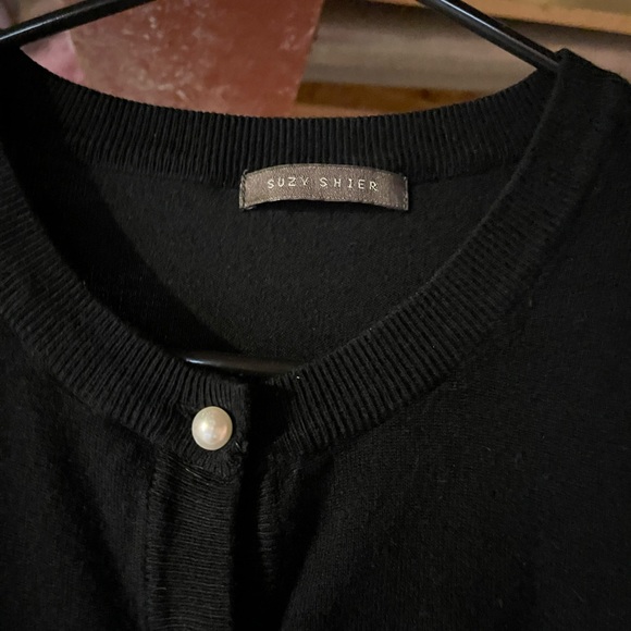 SUZY Pearl Top - Picture 2 of 3